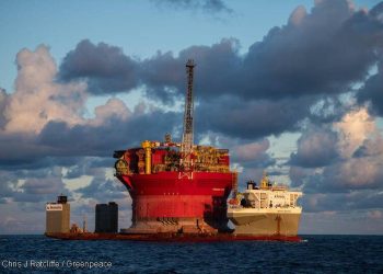 Greenpeace Activists Board Heavy-lift Vessel Carrying Shell’s Penguins FPSO