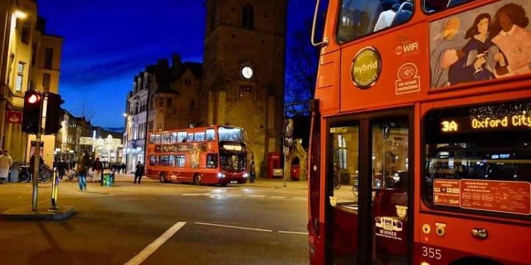 Oxfordshire weerlegt “complottheorieën” over klimaatlockdown voor auto’s in “dystopische” video