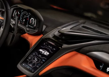 Lamborghini’s plug-in hybrid supercar runs for a cool six miles in electric-only mode