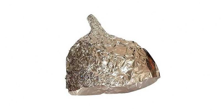 Aluminiumfoliehoedje – Draag het met trots 1 Aluminiumfoliehoedje – Draag het met trots