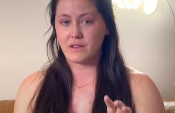 Jenelle Evans Goes on All-Time Rant, Blasts MTV and “Fake People” Everywhere 1 Jenelle Evans Goes on All-Time Rant, Blasts MTV and “Fake People” Everywhere