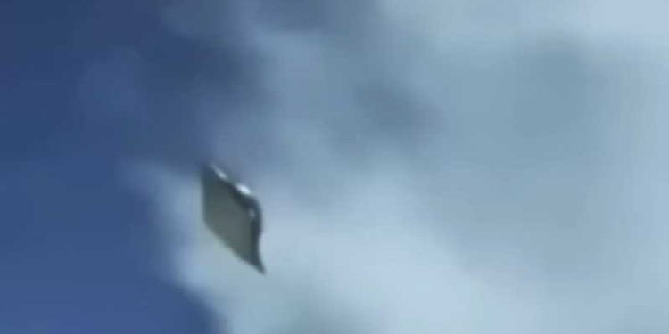 Moeten we ons zorgen maken dat er overal ter wereld zoveel UFO-waarnemingen worden gedaan? 1 Moeten we ons zorgen maken dat er overal ter wereld zoveel UFO-waarnemingen worden gedaan?