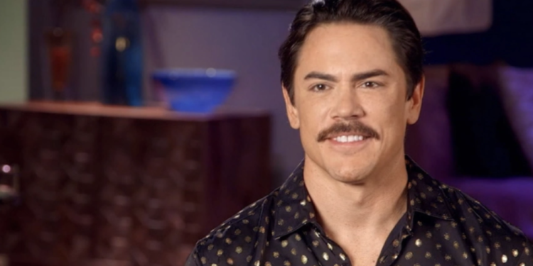 Tom Sandoval Shocks Concert Crowd: I Am DONE With Raquel Leviss! 1 Tom Sandoval Shocks Concert Crowd: I Am DONE With Raquel Leviss!